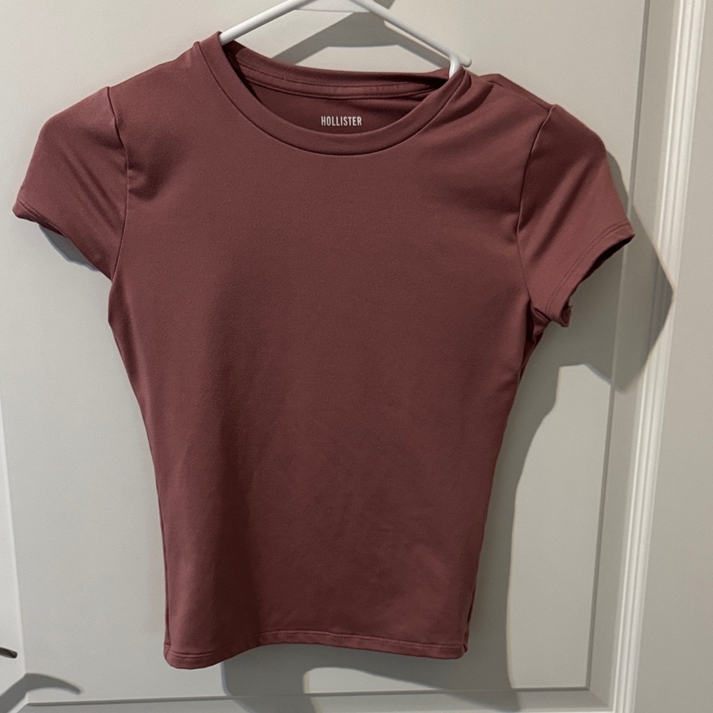 Hollister Women's Mauve Short Sleeve Tee